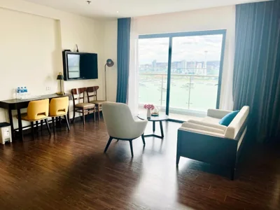 Apartamento de dos dormitorios con balcón y vista al mar — Homestay Sapphire S2 Hạ Long - Tầng 25 - 31 - 2 phòng ngủ